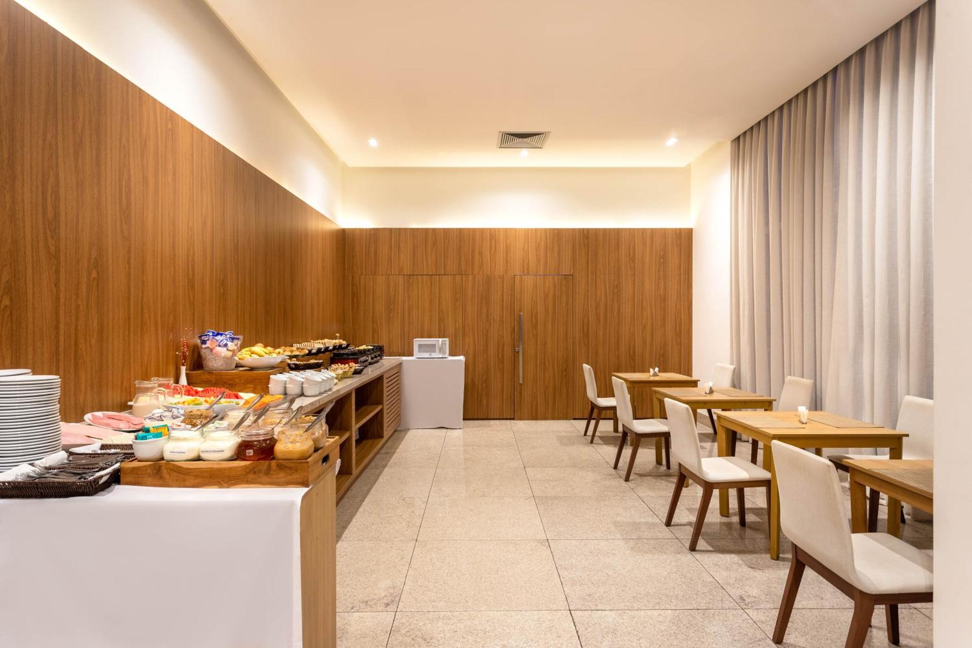 Ramada By Wyndham Brasilia Alvorada Hotel Exterior photo